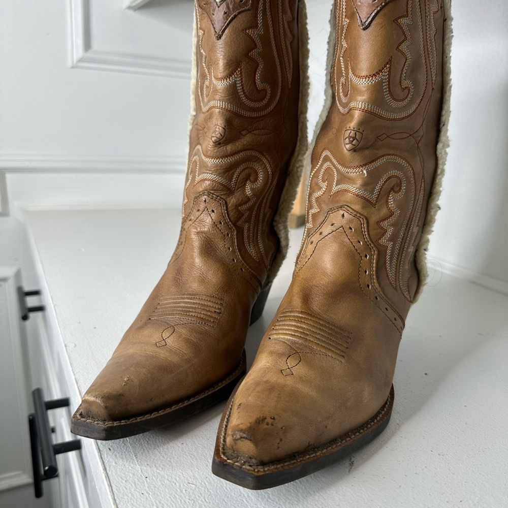 **SOLD**Ariat Women's 8.5B Shearling-Lined Western Boots Tan Leather - Picture 4 of 9